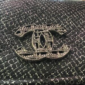 CHANEL authentic Textured Wallet, black and silver space for 12 CC